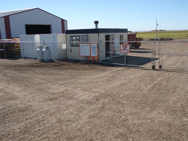 Regina, SK: Equipment Delivery and Pick Up - Loading Area Information - Yard Office 3