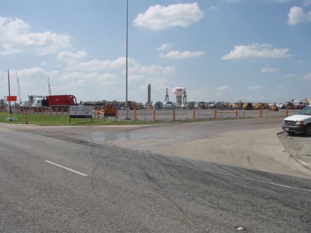 Fort Worth, TX: Equipment Delivery and Pick Up - Loading Area Information - Truck Entrance Service Road 1