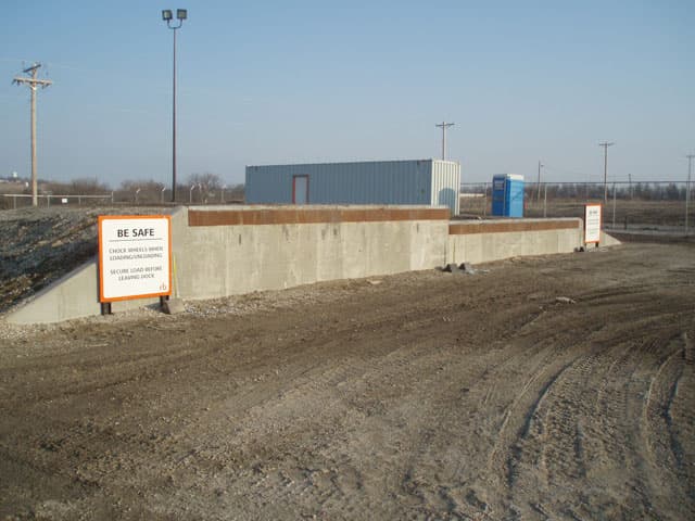 Kansas City, MO: Equipment Delivery and Pick Up - Loading Area Information - Loading Dock 4