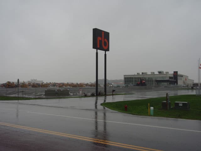 Minneapolis, MN: Equipment Delivery and Pick Up - Loading Area Information - Registration Office 1