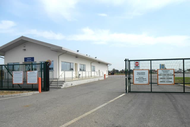 Caorso, ITA: Equipment Delivery and Pick Up - Loading Area Information - Truck Entrance 1