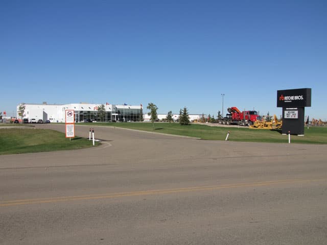 Edmonton, AB: Equipment Delivery and Pick Up - Loading Area Information - Main Entrance 1