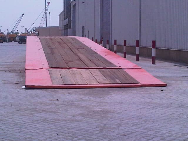 Dubai, ARE: Equipment Delivery and Pick Up - Loading Area Information - Loading Dock 2