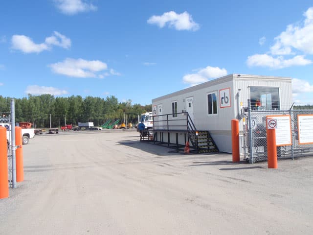 Montreal,QC – Equipment and Delivery Pick Up - Loading Area Information - Yard Office 2